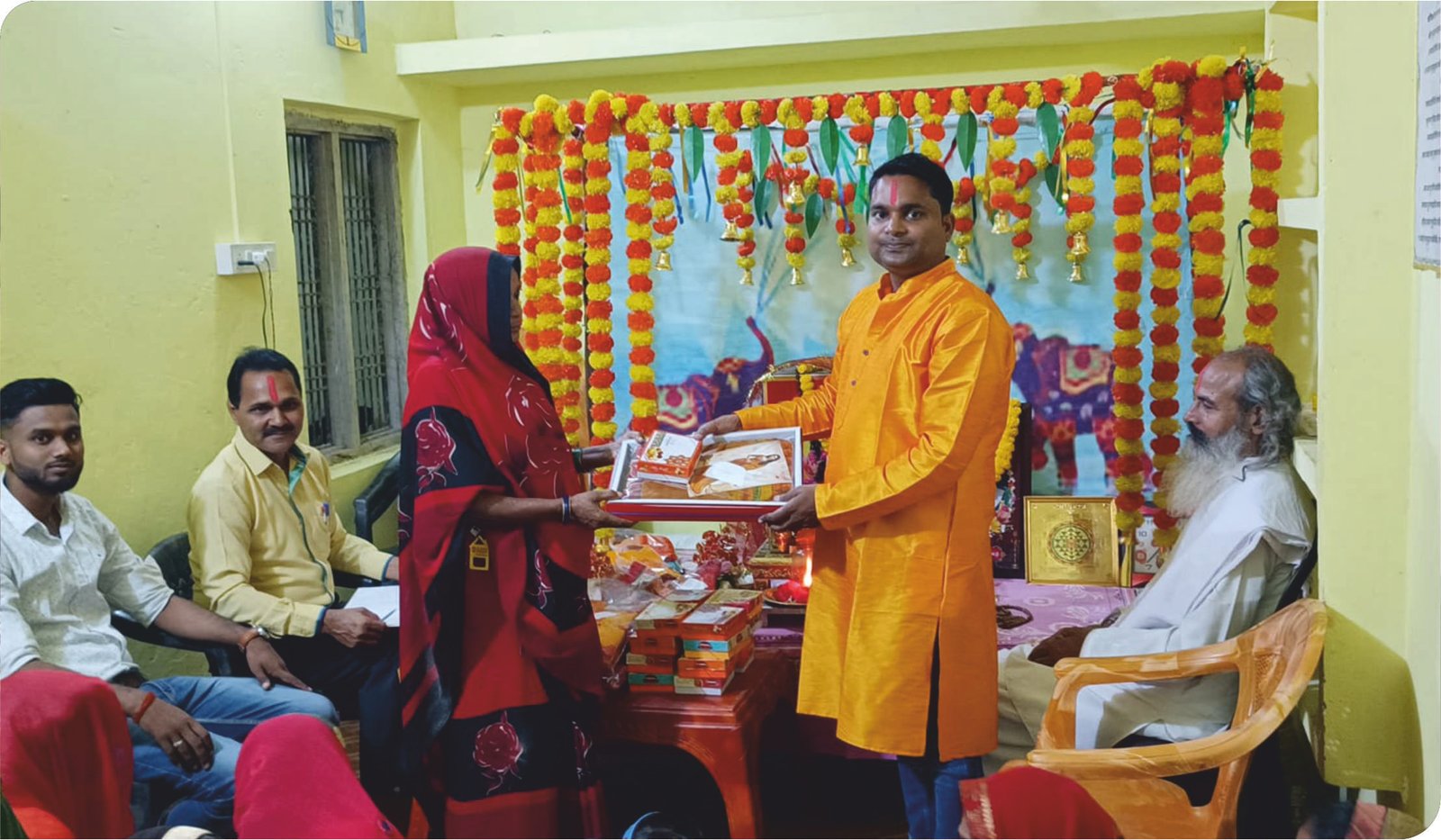 Nishulk Kapda Vitran Abhiyan